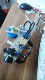 China Prensa manual neumática portátil del rodillo de borde para el vidrio aislador doblado proveedor