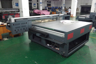 China Impresora ultravioleta plana de cristal, operación plana del establo de la impresora del chorro de tinta proveedor