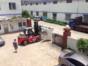 China Perforadora portátil del CNC del auto para los apoyabrazos de cristal de la escalera, una precisión más alta proveedor