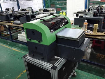 China Impresora ULTRAVIOLETA de escritorio A4, impresora plana multifuncional del pequeño formato de 8 Digitaces de las cabezas proveedor