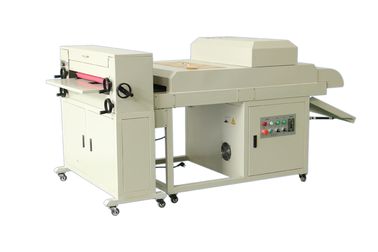 Las texturas multi de los rodillos cubren difícilmente el álbum que hace máquina la máquina ULTRAVIOLETA de la laminación proveedor