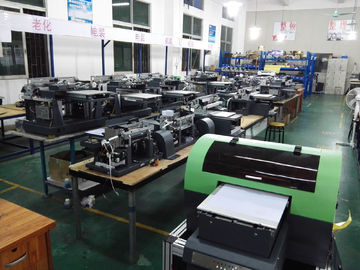 Equipos industriales de la prensa de la cama plana de la impresora plana ULTRAVIOLETA de escritorio de la pantalla de la caja de la foto proveedor